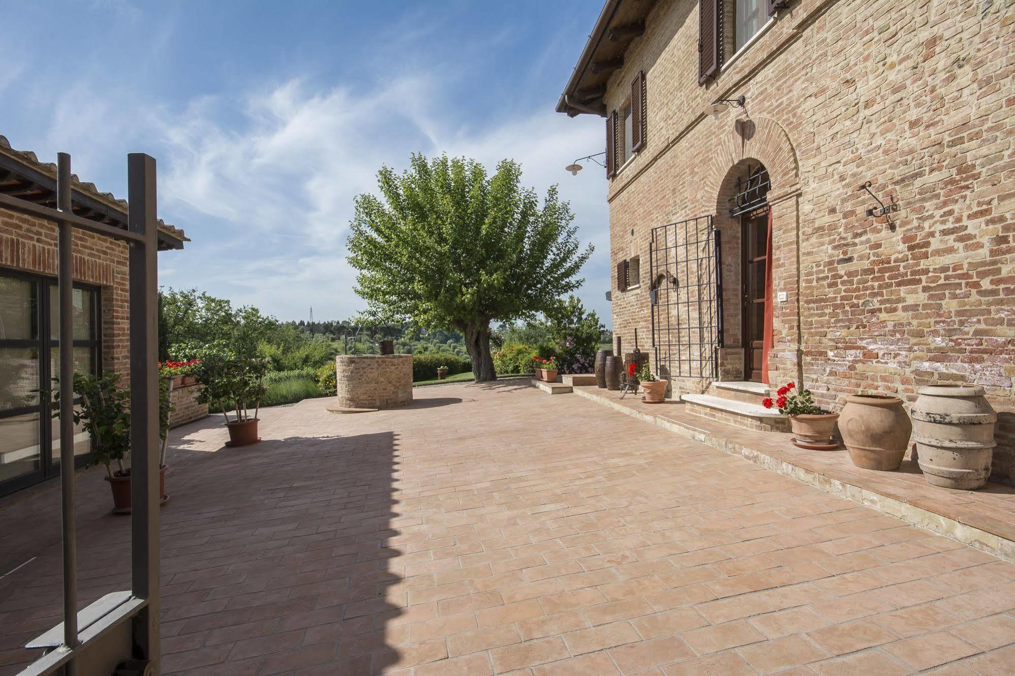 Aia Mattonata Relais Bed & Breakfast Siena Exterior photo