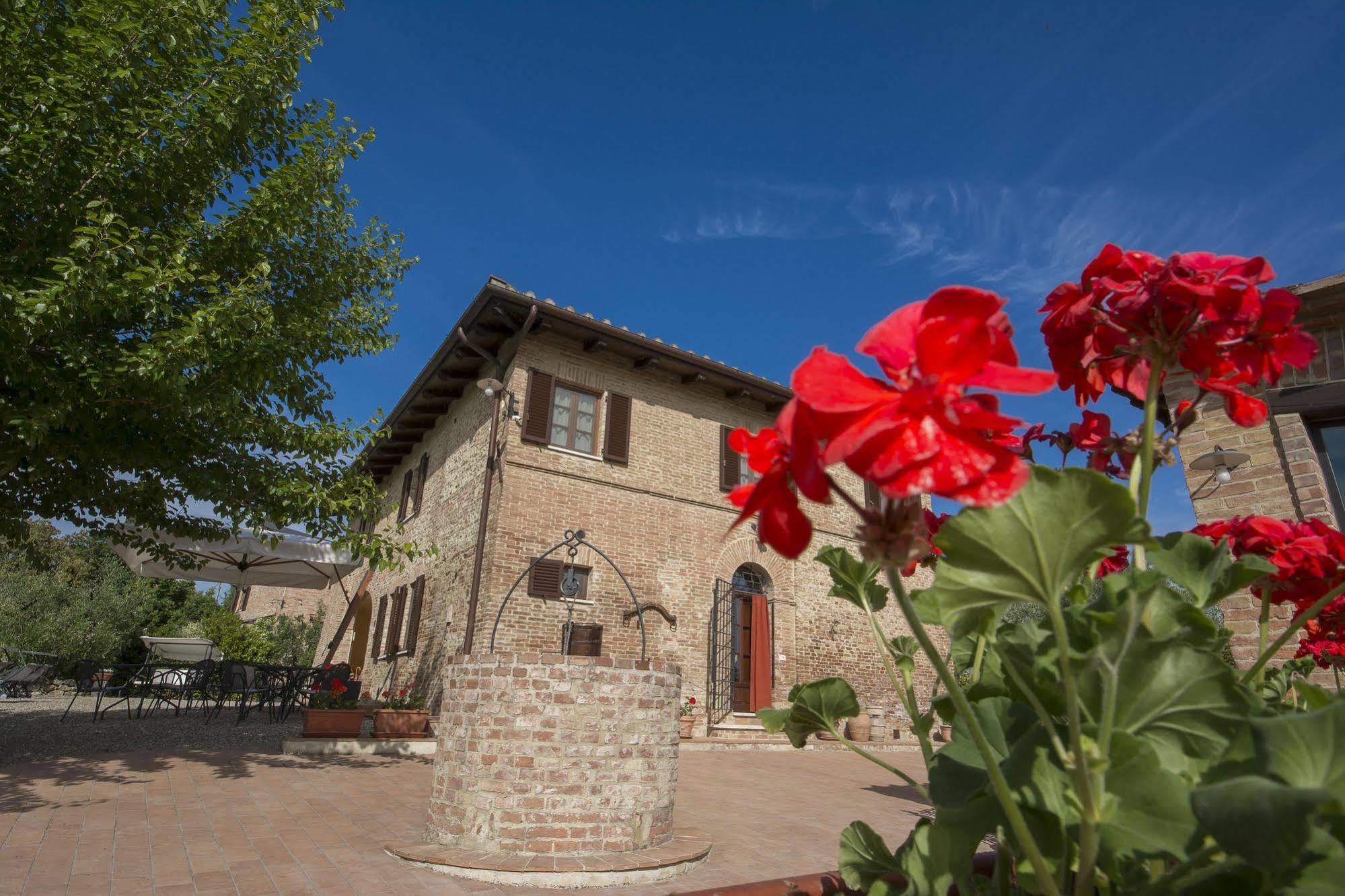 Aia Mattonata Relais Bed & Breakfast Siena Exterior photo